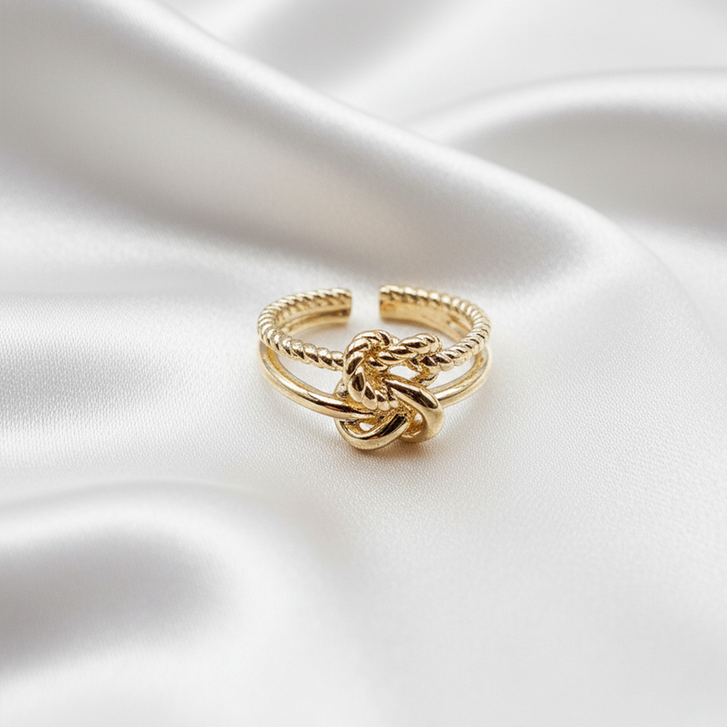 Interlocked Multi-Band Ring