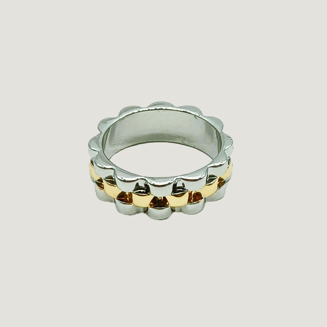 Curve Ring