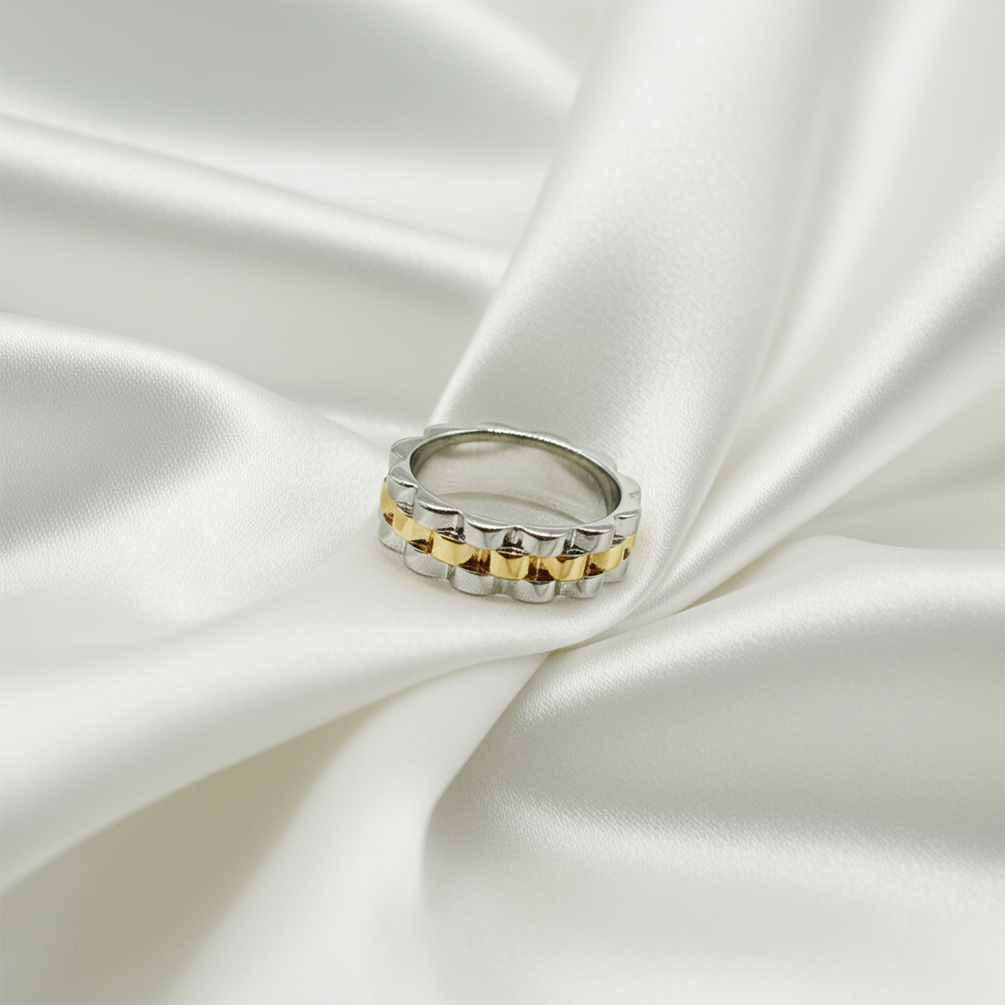 Curve Ring